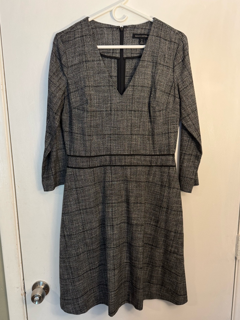 8 tall Banana Republic Gray Plaid 3/4 Sleeve Dress office work career